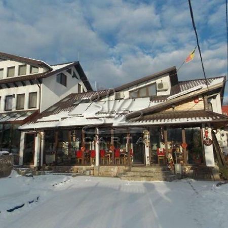 La Marele Moft Hotel Szlanik Kültér fotó