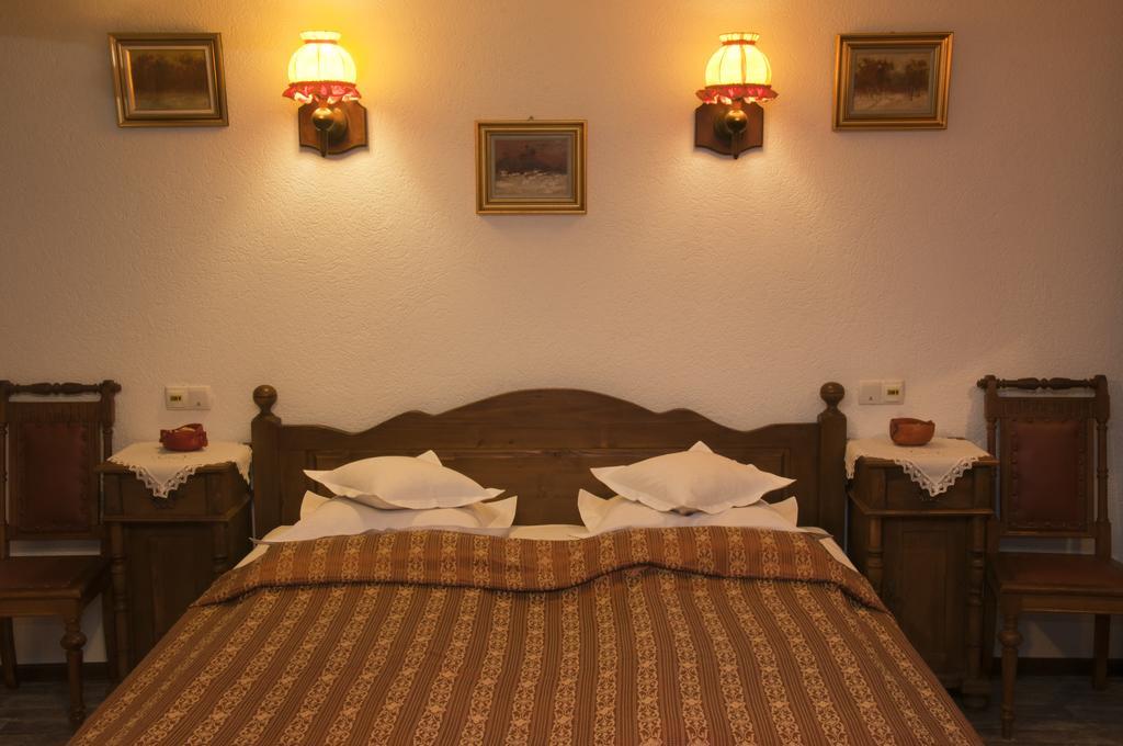 La Marele Moft Hotel Szlanik Szoba fotó