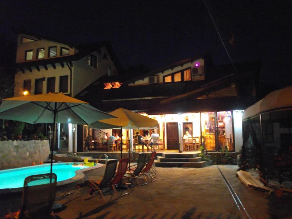 La Marele Moft Hotel Szlanik Kültér fotó