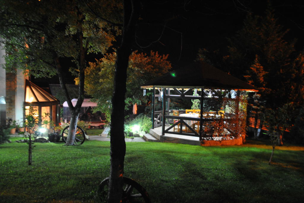 La Marele Moft Hotel Szlanik Kültér fotó