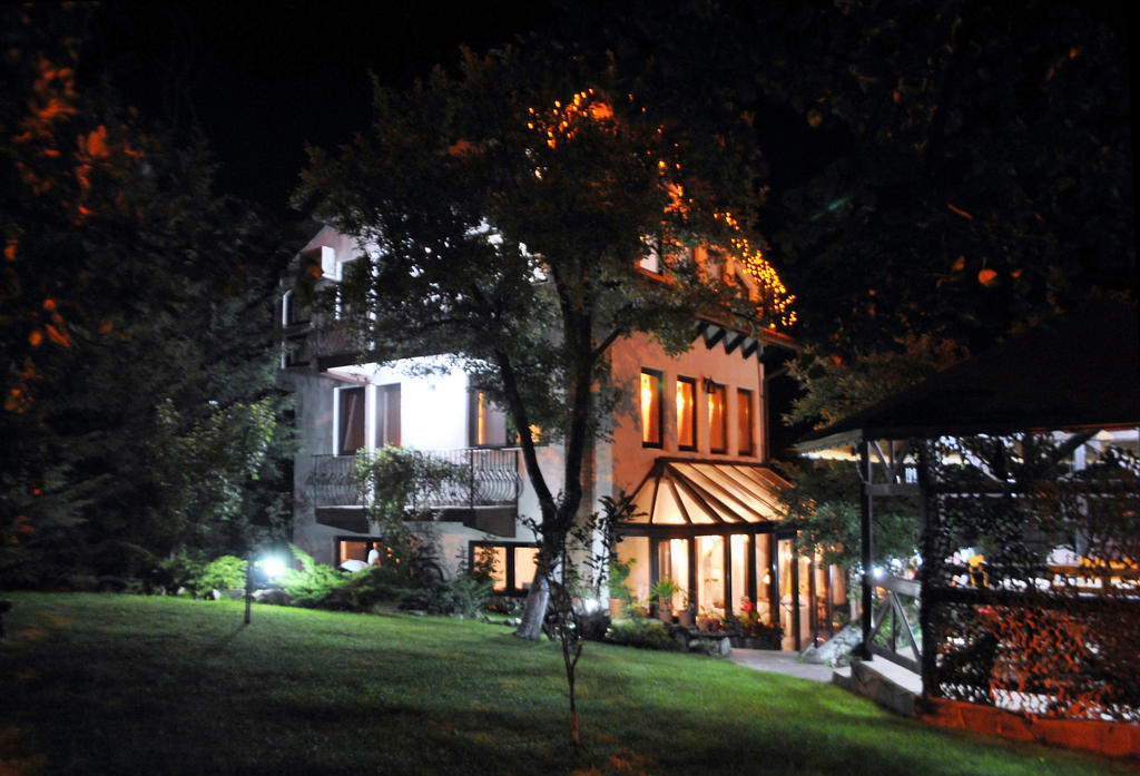 La Marele Moft Hotel Szlanik Kültér fotó