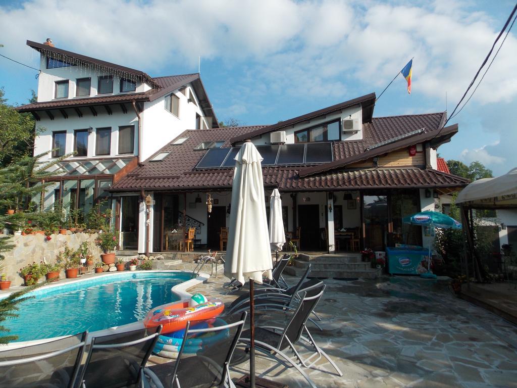 La Marele Moft Hotel Szlanik Kültér fotó