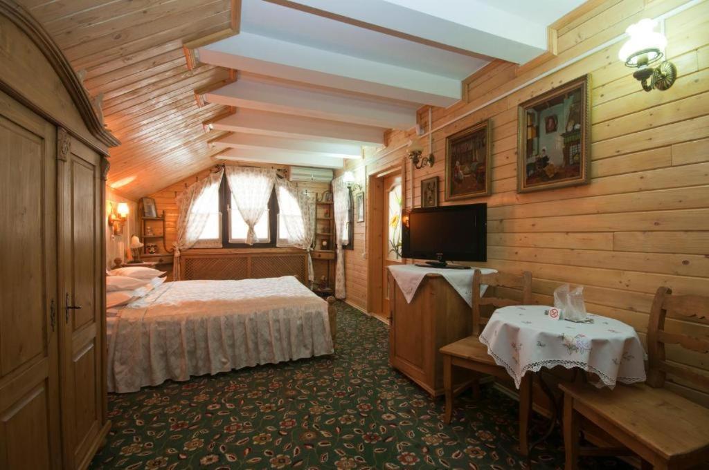 La Marele Moft Hotel Szlanik Kültér fotó
